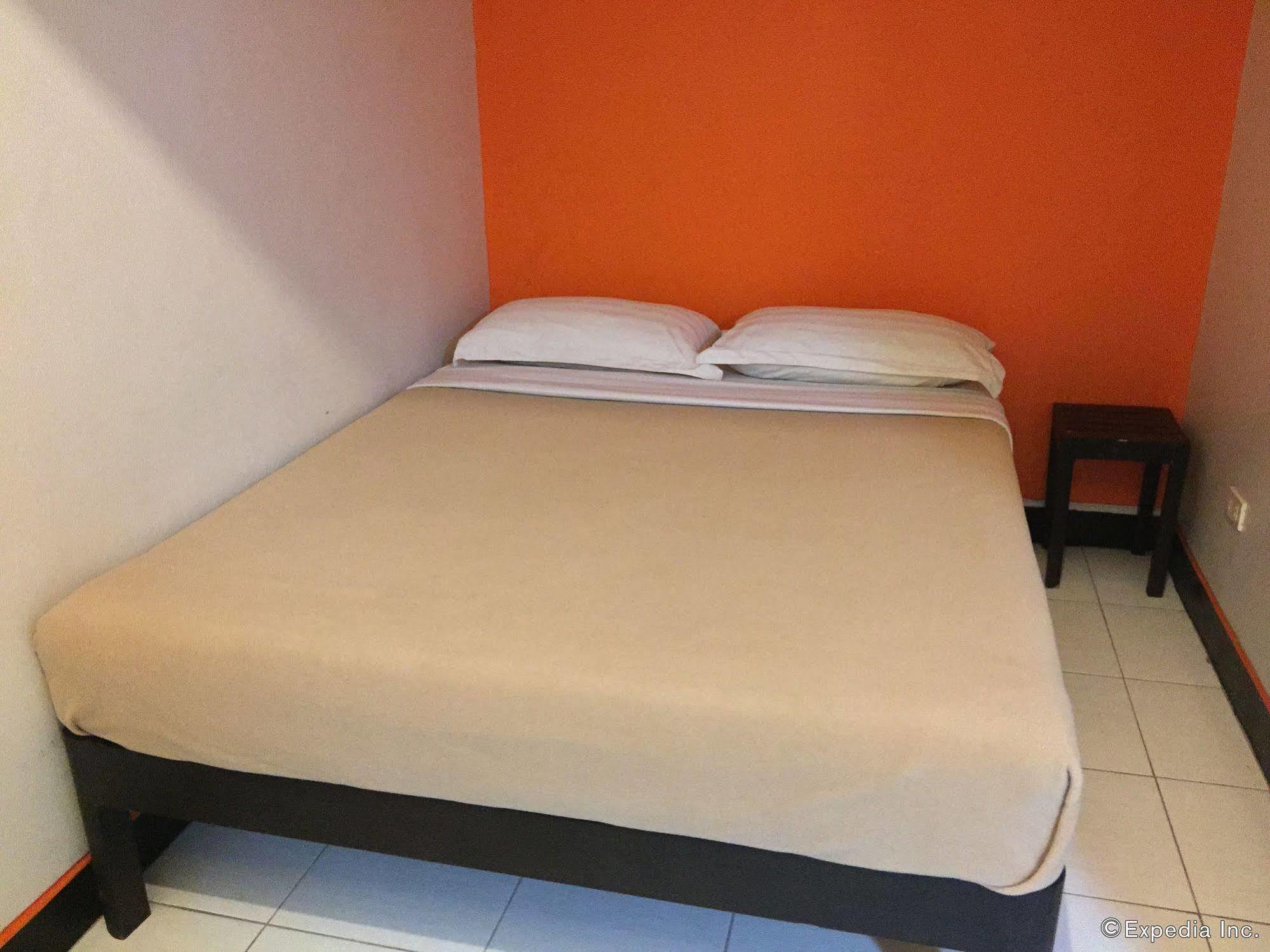 Negrense Suites Bacolod Exterior foto