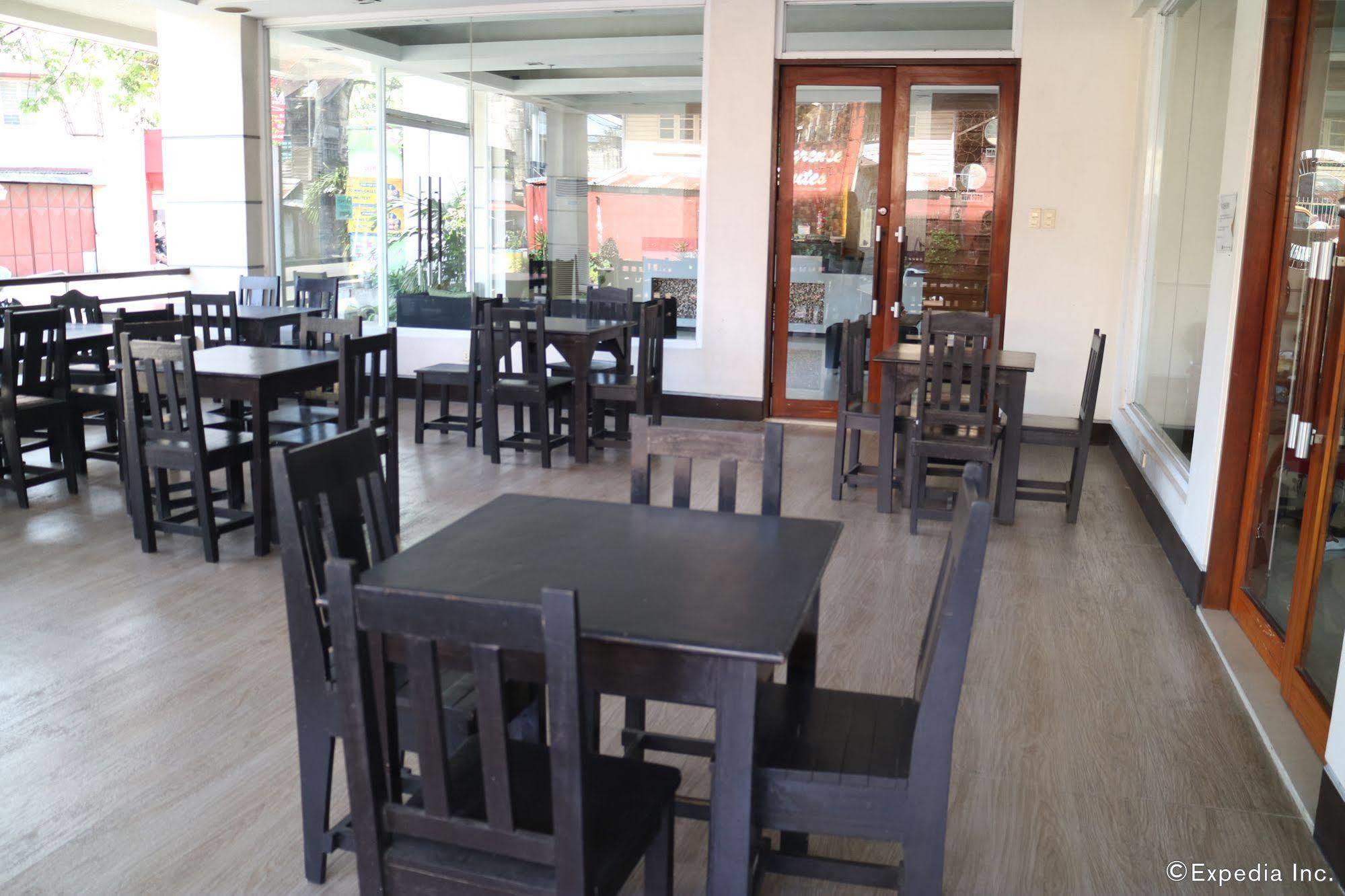 Negrense Suites Bacolod Exterior foto