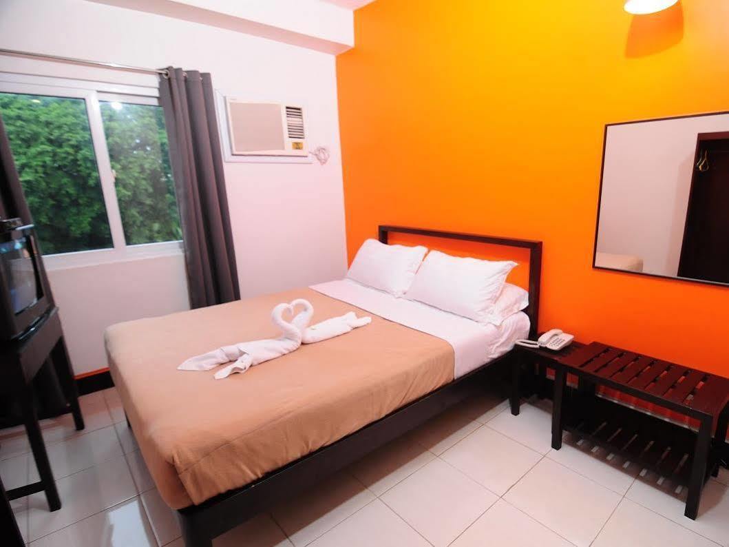 Negrense Suites Bacolod Exterior foto